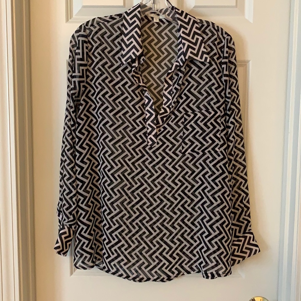 Pleione blouse. Geometric pattern. Size S